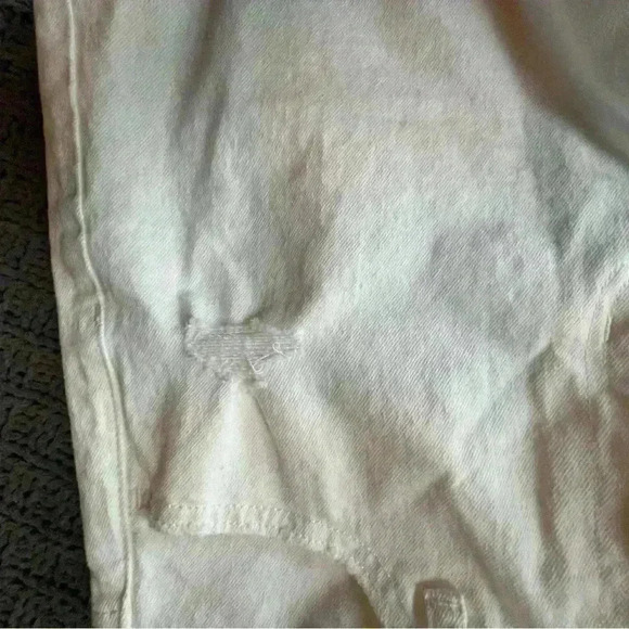 Universal Thread White Jean Shorts - Picture 4 of 8